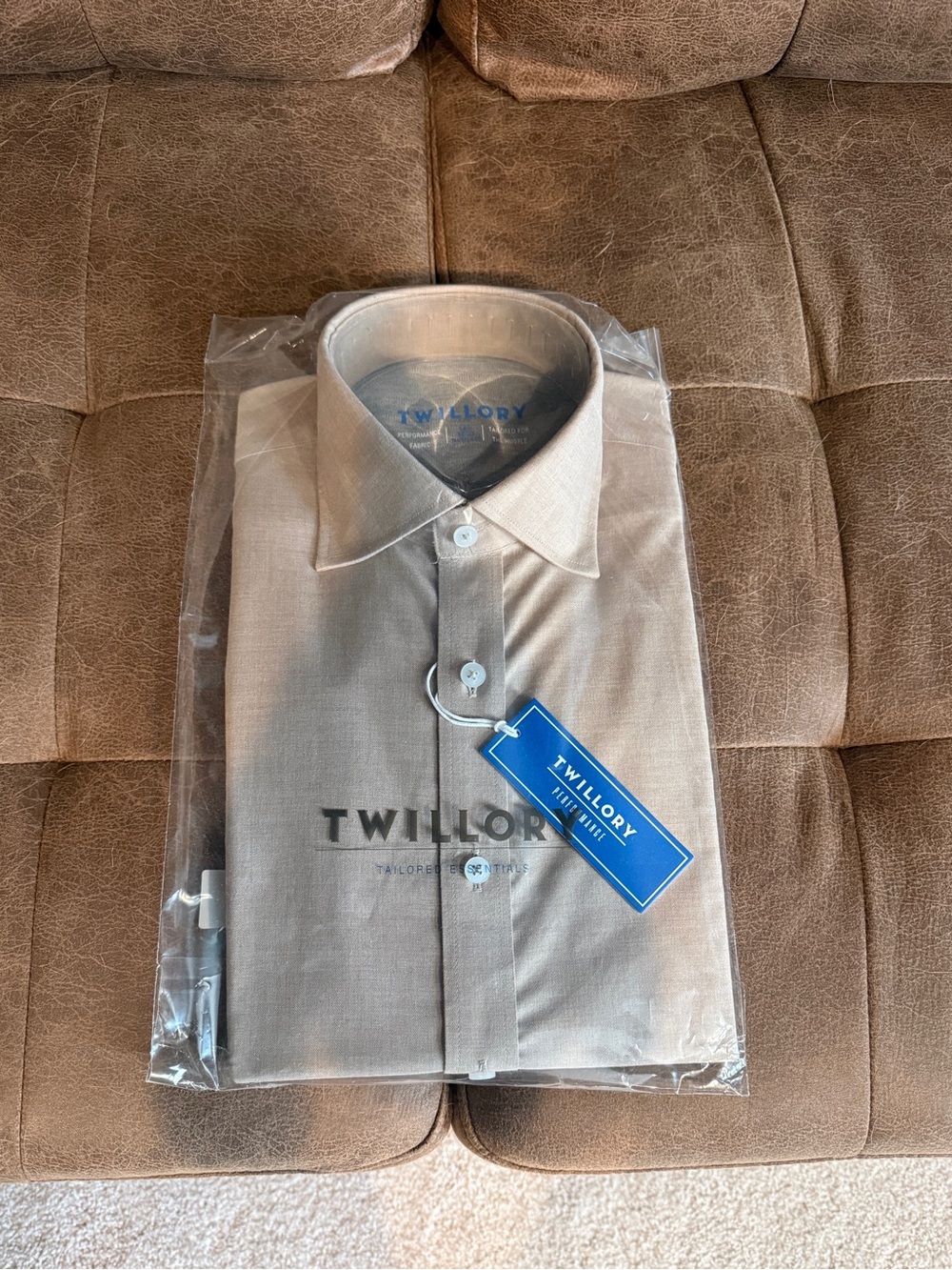 TwIllory Men's Long-Sleeve Dress Shirt in Light Khaki